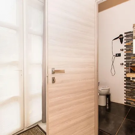 Mole Antonelliana & Royal Gardens Cozy Apartment Turin